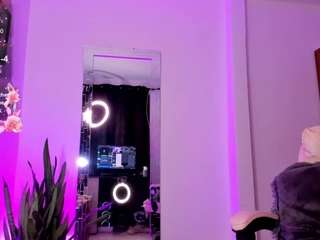 chloee-jones live profile