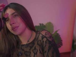 Live webcam model innanaa on Soda Cams