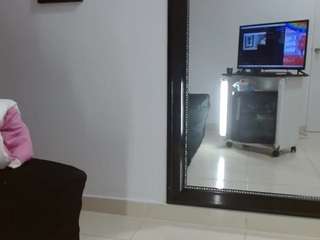 NiickiDiior nude and sexy before cam for live chat