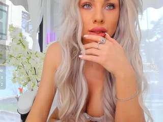 russian-ava Live Webcam on CamSoda