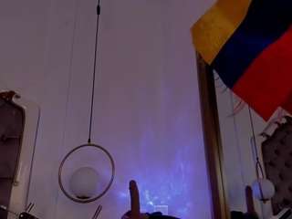 valenmoon1's live room