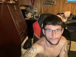 youngkubenski215 Live Webcam on CamSoda