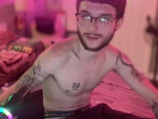 youngkubenski215 Live Webcam on CamSoda