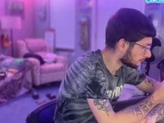 youngkubenski215 Live Webcam on CamSoda