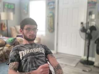 youngkubenski215 Live Webcam on CamSoda