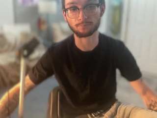 youngkubenski215 Live Webcam on CamSoda