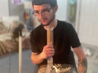 Live Sex Chat with youngkubenski215 (@youngkubenski215)