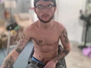 youngkubenski215 Live Webcam on CamSoda