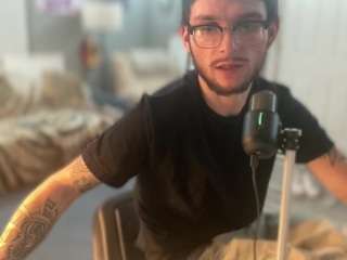 youngkubenski215 Live Webcam on CamSoda