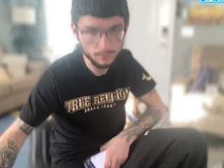 youngkubenski215 Live Webcam on CamSoda