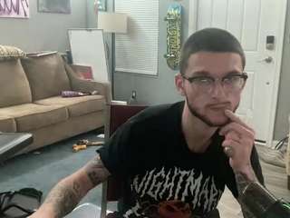 youngkubenski215 webcam model