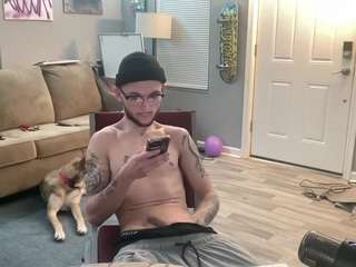 youngkubenski215 Live Webcam on CamSoda