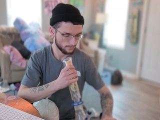 youngkubenski215, male webcam model,  years old, on live webcam