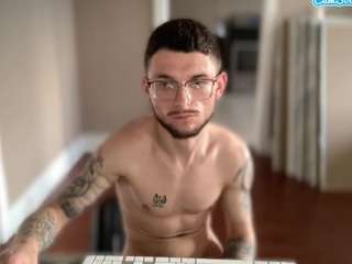 le modèle youngkubenski215 est en webcam porno dans un show sur le site camsoda, il possède les tags suivants: asshole,average,black hair,blowjob,brown eyes,cock rating,drinking,facial,jerk off,orgasm,smoking,tattoos
