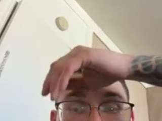 le modèle youngkubenski215 est en webcam porno dans un show sur le site camsoda, il possède les tags suivants: asshole,average,black hair,blowjob,brown eyes,cock rating,drinking,facial,jerk off,orgasm,smoking,tattoos,mobile