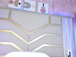 angelaluxi webcam model