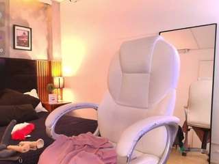 destino-spencer's CamSoda show and profile