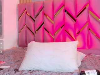 littleissues Live Webcam on CamSoda