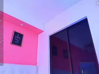 littleissues's Live Sex Cam Show