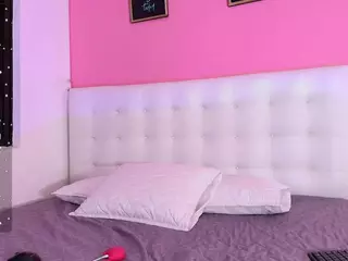 littleissues's Live Sex Cam Show