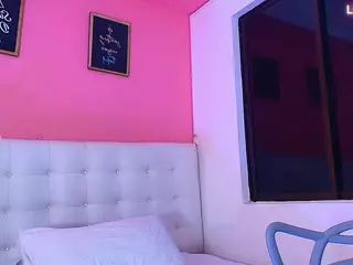 littleissues's Live Sex Cam Show