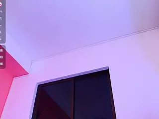 littleissues's Live Sex Cam Show