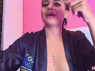littleissues's Live Sex Cam Show