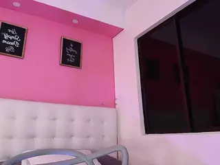 littleissues's Live Sex Cam Show