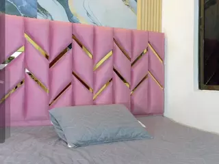 littleissues's Live Sex Cam Show