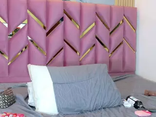 littleissues's Live Sex Cam Show