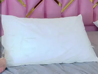 littleissues's Live Sex Cam Show