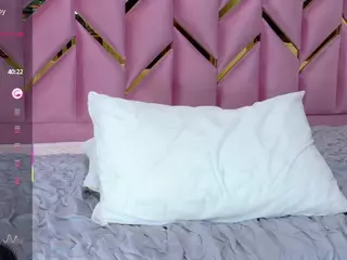 littleissues's Live Sex Cam Show