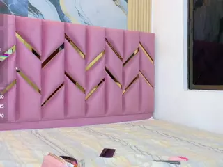 littleissues's Live Sex Cam Show