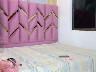 littleissues's Live Sex Cam Show