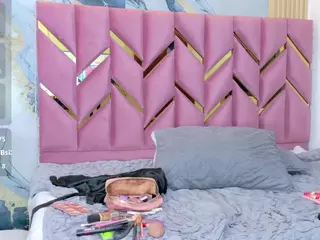 littleissues's Live Sex Cam Show