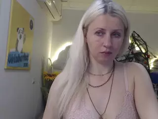 LoraRiser's Live Sex Cam Show