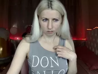 LoraRiser's Live Sex Cam Show