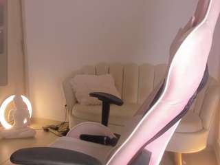 littlesofia's CamSoda show and profile