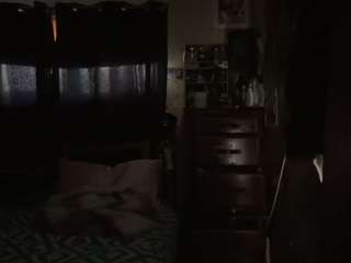 Delilah live cam preview
