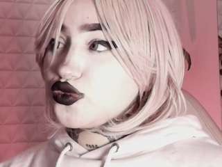 bella-green Live Webcam on CamSoda