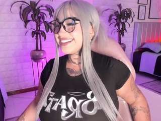 bella-green Live Webcam on CamSoda