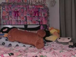 Live webcam model karliekayozz on Soda Cams