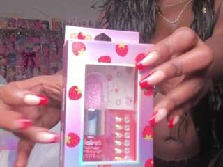 Live webcam model karliekayozz on Soda Cams