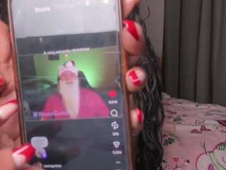 Live webcam model karliekayozz on Soda Cams