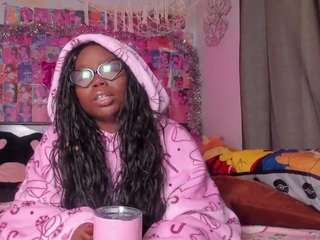 Live webcam model karliekayozz on Soda Cams