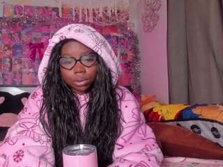 Live webcam model karliekayozz on Soda Cams