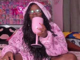 Live webcam model karliekayozz on Soda Cams