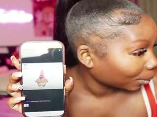 Live webcam model karliekayozz on Soda Cams