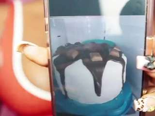 Live webcam model karliekayozz on Soda Cams