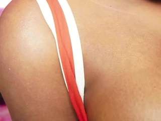 Live webcam model karliekayozz on Soda Cams